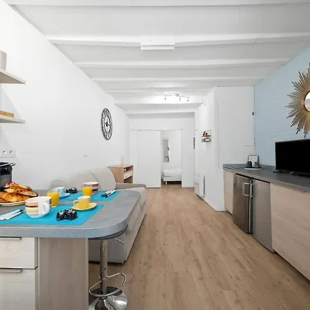 Bleu Dazur- Hyper Centre - Rue Longue - شقة