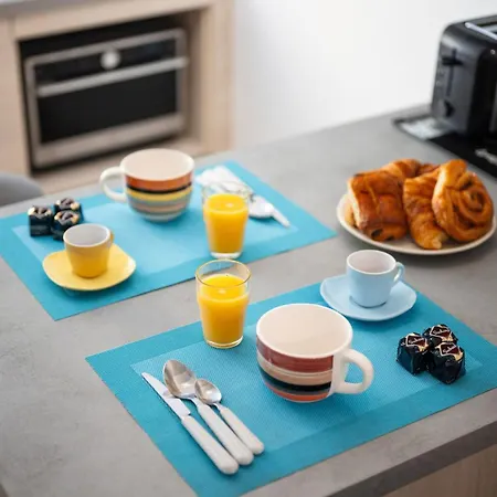 Bleu Dazur- Hyper Centre - Rue Longue - Appartement *