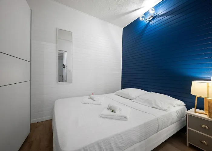 Appartement Bleu Dazur- Hyper Centre - Rue Longue - *