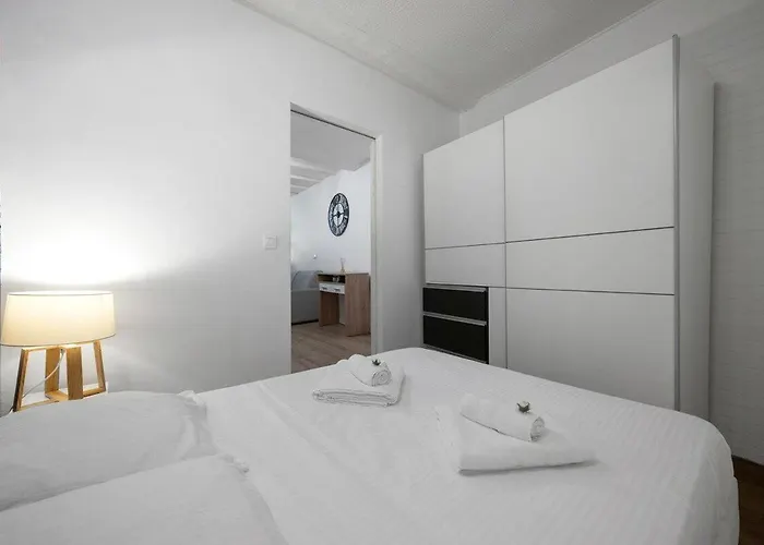 Bleu Dazur- Hyper Centre - Rue Longue - Appartement Menton